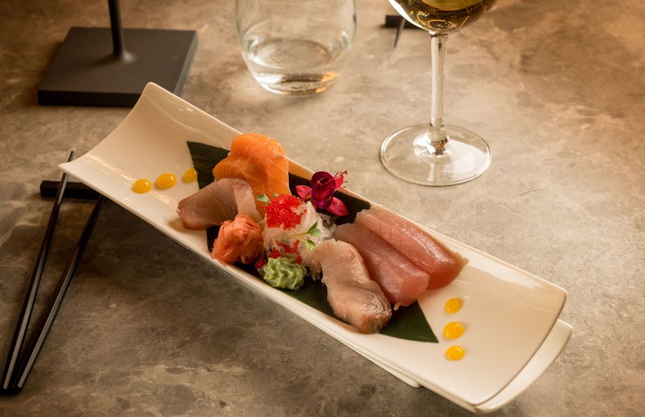 Cena tra amici sui Navigli a Milano